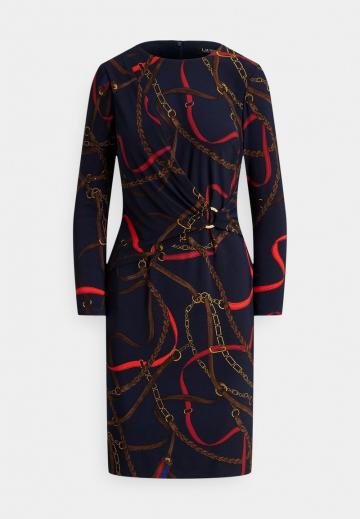 Платье футляр