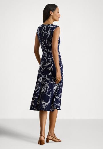 Платье футляр