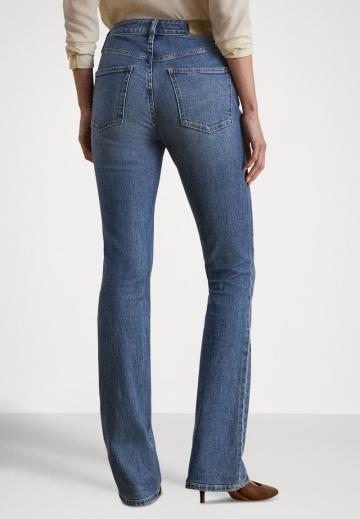 Клешеные брюки