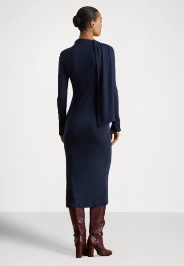 Вязаное платье