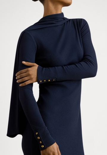 Вязаное платье