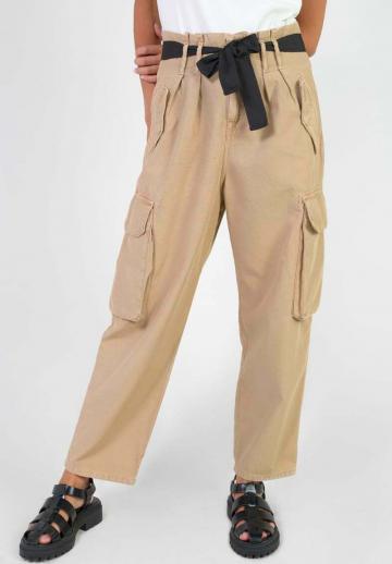 Брюки с накладными карманами
