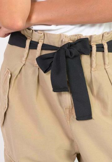 Брюки с накладными карманами