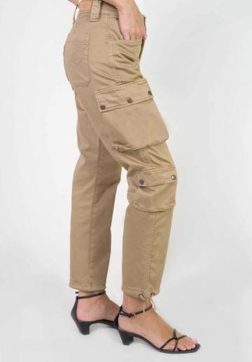 Брюки с накладными карманами