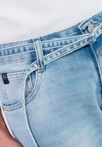 Клешеные джинсы