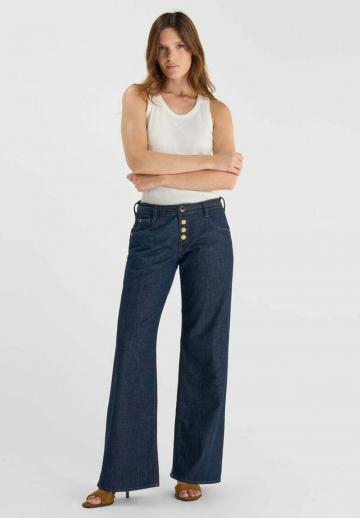 Клешеные джинсы