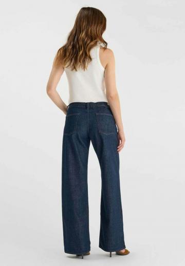 Клешеные джинсы