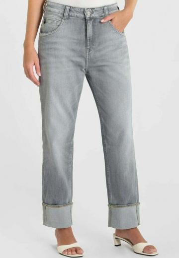 Свободные джинсы
