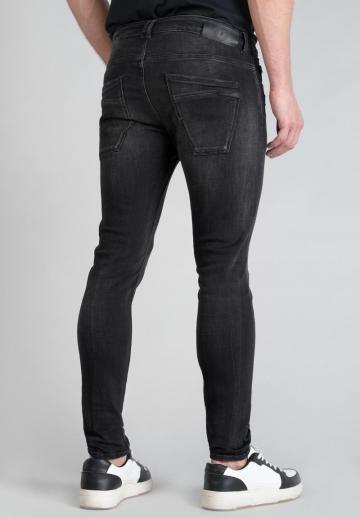 Узкие джинсы