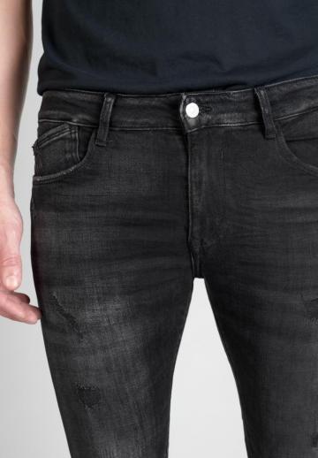 Узкие джинсы