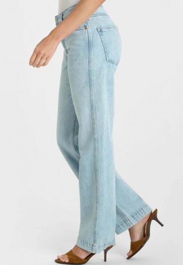 Прямые джинсы