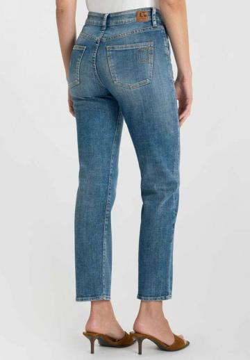 Короткие джинсы