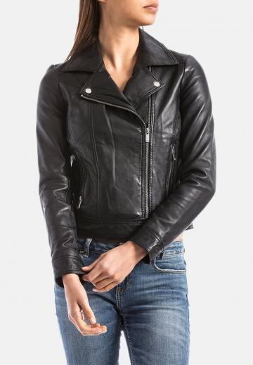 Короткая куртка