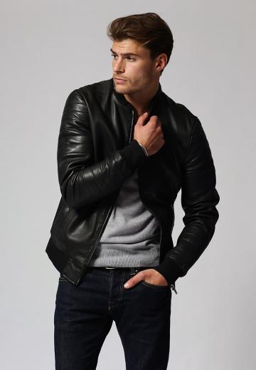 Куртка бомбер