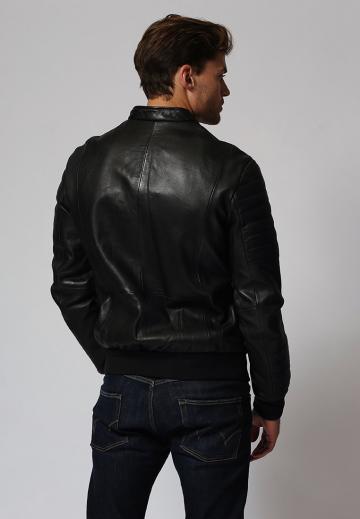 Куртка бомбер