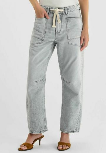 Прямые джинсы