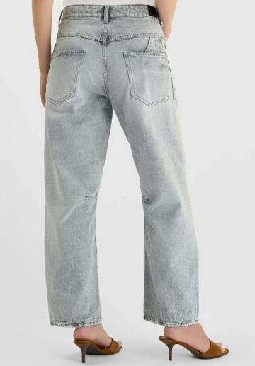 Прямые джинсы