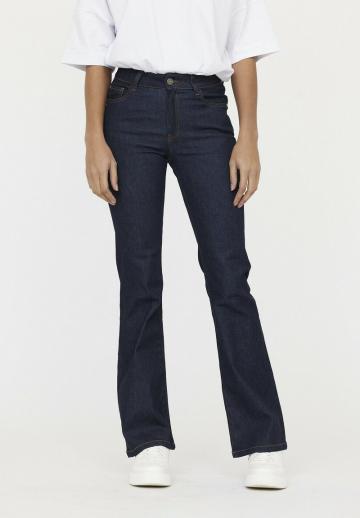 Клешеные джинсы