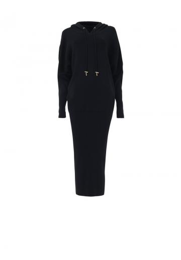 Вязаное платье