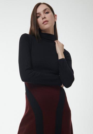 Вязаное платье