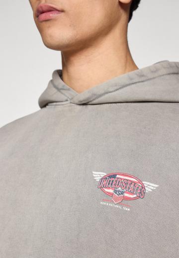 Спортивная кофта