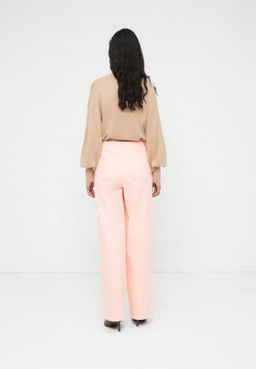 Клешеные джинсы