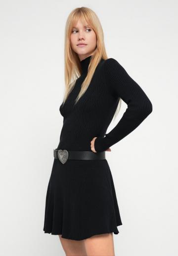 Вязаное платье