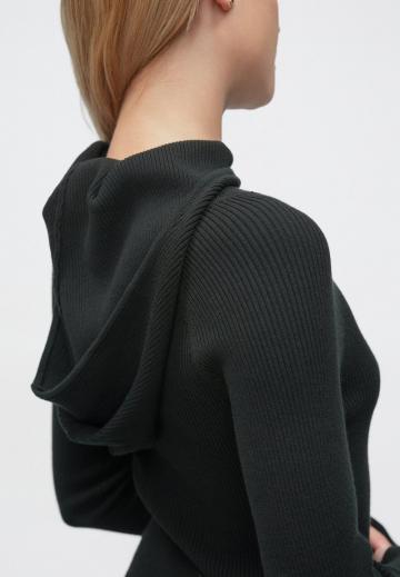 Вязаное платье