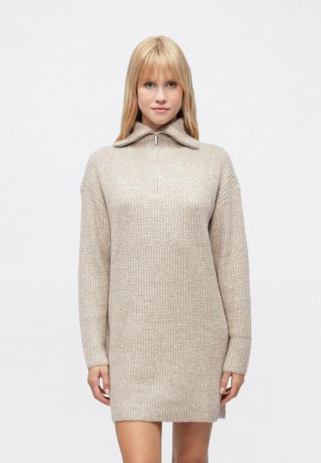Вязаное платье