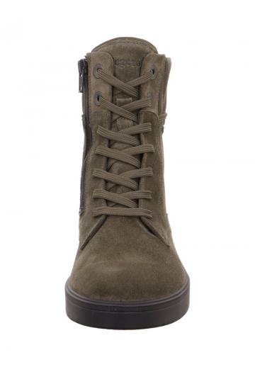 Ботинки на шнуровке