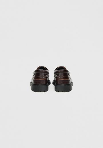 Ботинки на шнуровке