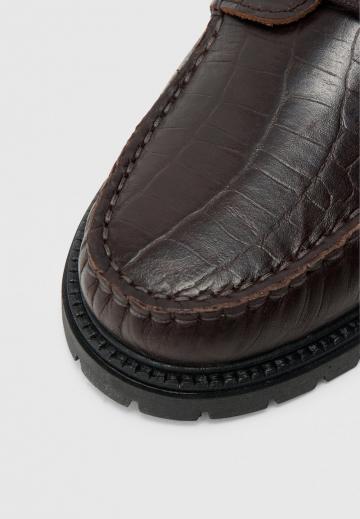 Ботинки на шнуровке