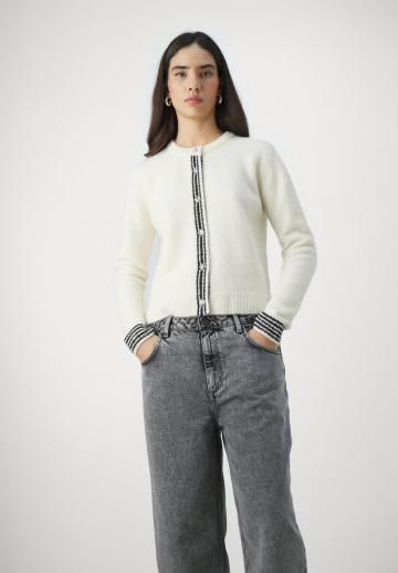 Свободные джинсы