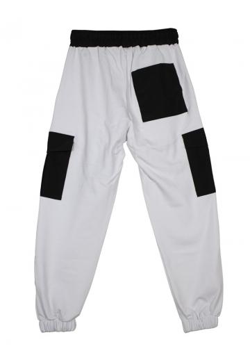 Брюки с накладными карманами