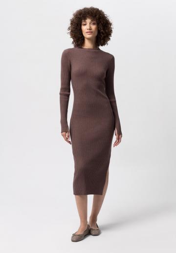 Вязаное платье