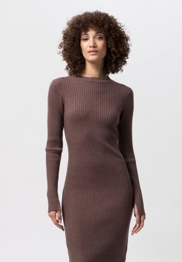 Вязаное платье