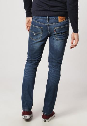 Узкие джинсы