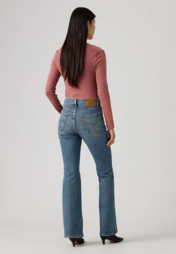 Клешеные джинсы