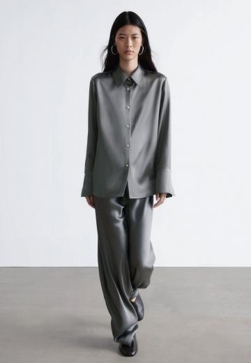 Атласная блузка