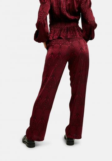 Прямые брюки