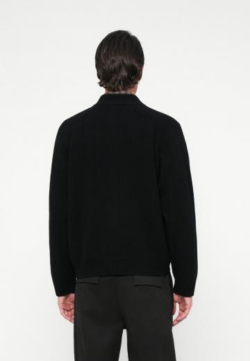 Вязаная кофта