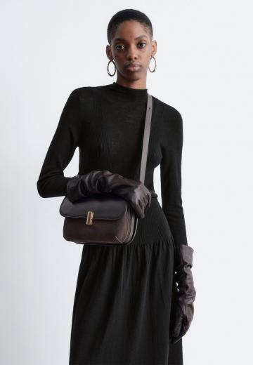 Вязаное платье