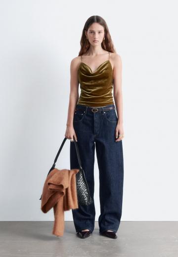 Топ на бретельках