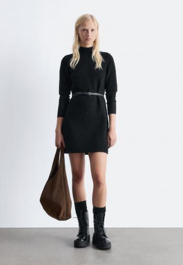 Вязаное платье