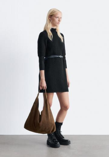 Вязаное платье