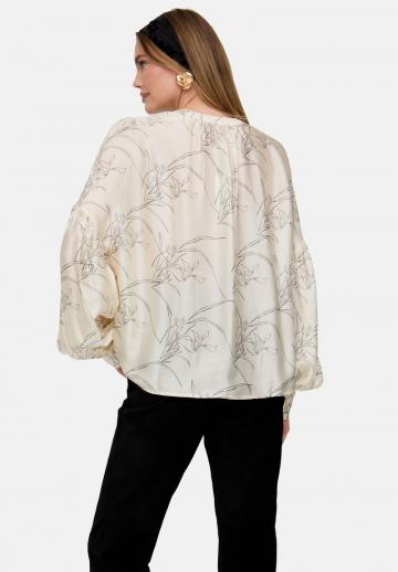 Атласная блузка