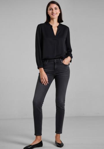 Атласная блузка