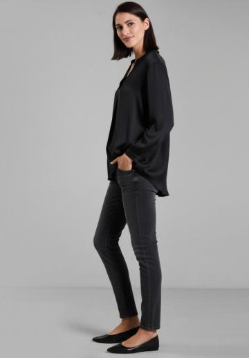 Атласная блузка