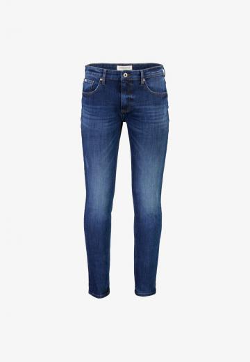 Узкие джинсы