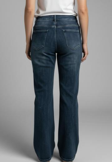 Клешеные джинсы